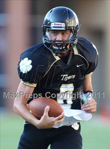 Thumbnail 1 in Clarksville vs Charleston (Hooten's Kickoff Classic) photogallery.