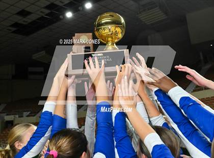 Thumbnail 2 in Xavier College Prep vs. Corona del Sol (AIA 6A Final - Awards) photogallery.
