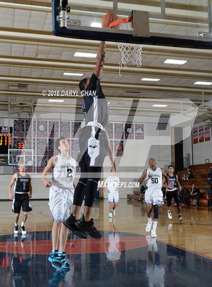 Thumbnail 1 in Crowley vs. Palisades (Rose City Roundball Classic) photogallery.