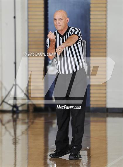 Thumbnail 1 in Crowley vs. Palisades (Rose City Roundball Classic) photogallery.