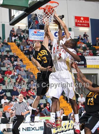 Thumbnail 2 in Half Hollow Hills West vs. Rochester East  (NYSPHSAA Class AA Semifinal) photogallery.