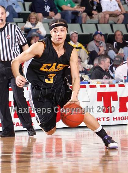Thumbnail 1 in Half Hollow Hills West vs. Rochester East  (NYSPHSAA Class AA Semifinal) photogallery.