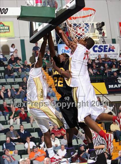 Thumbnail 1 in Half Hollow Hills West vs. Rochester East  (NYSPHSAA Class AA Semifinal) photogallery.
