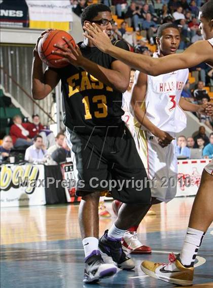 Thumbnail 2 in Half Hollow Hills West vs. Rochester East  (NYSPHSAA Class AA Semifinal) photogallery.