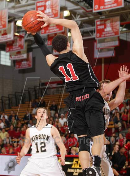 Thumbnail 2 in Mission Prep vs. Buckley (CIF SS D5AA Final) photogallery.
