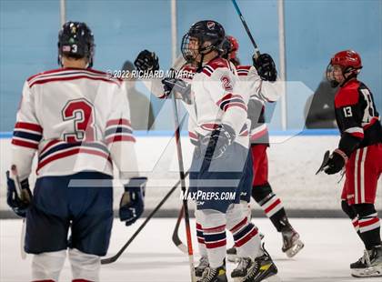Thumbnail 2 in Dexter Southfield vs Frederick Gunn (True Prep Cup) photogallery.