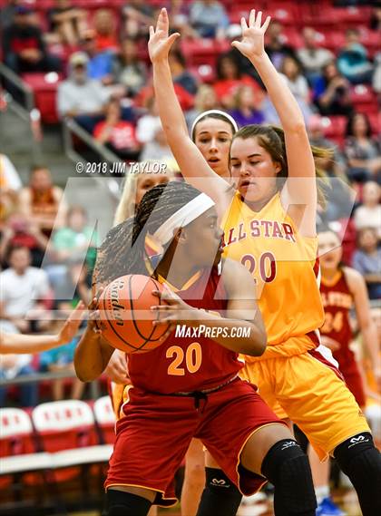 Thumbnail 2 in Chicken Express Classic All Star Game photogallery.