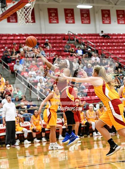 Thumbnail 2 in Chicken Express Classic All Star Game photogallery.