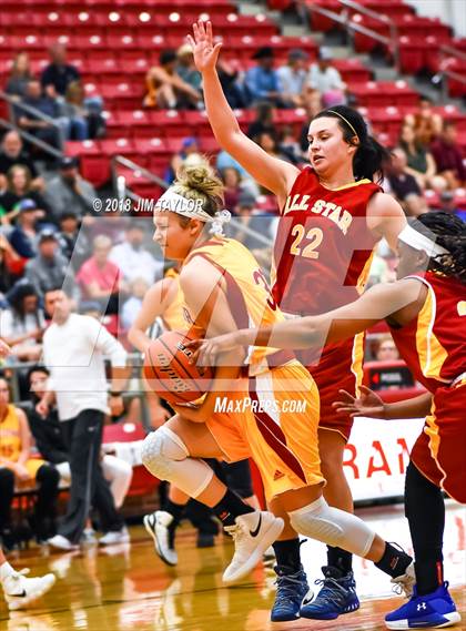 Thumbnail 3 in Chicken Express Classic All Star Game photogallery.