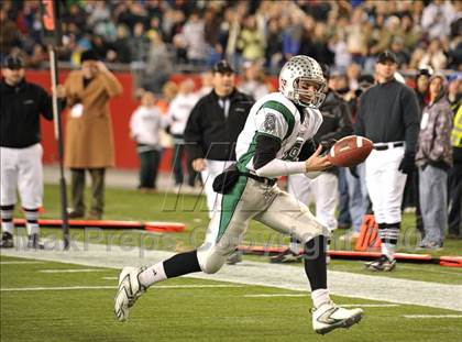 Thumbnail 2 in Duxbury vs. Gloucester (MIAA Division 2A East Final) photogallery.