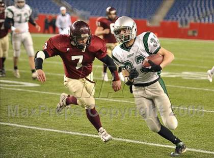 Thumbnail 2 in Duxbury vs. Gloucester (MIAA Division 2A East Final) photogallery.