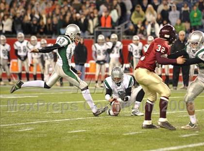 Thumbnail 1 in Duxbury vs. Gloucester (MIAA Division 2A East Final) photogallery.