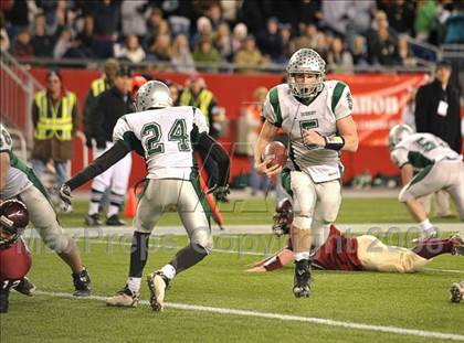 Thumbnail 3 in Duxbury vs. Gloucester (MIAA Division 2A East Final) photogallery.