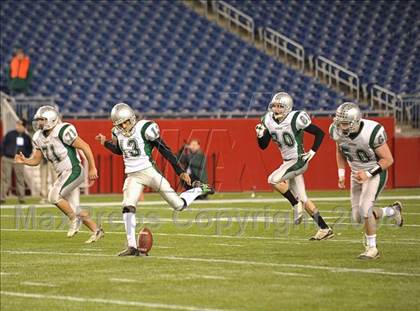Thumbnail 1 in Duxbury vs. Gloucester (MIAA Division 2A East Final) photogallery.