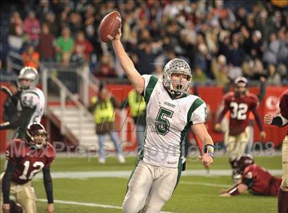 Thumbnail 2 in Duxbury vs. Gloucester (MIAA Division 2A East Final) photogallery.