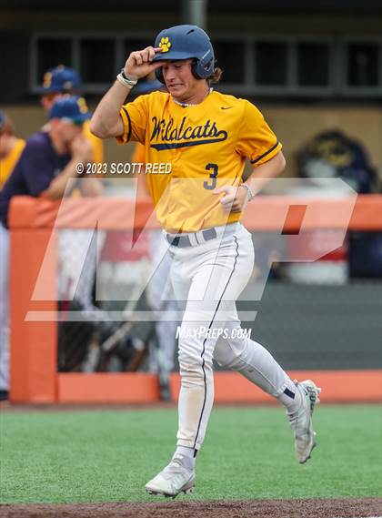 Thumbnail 3 in Grove City vs. St. Ignatius photogallery.