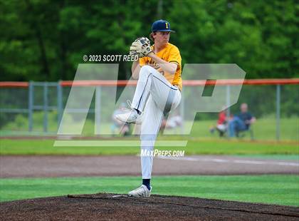 Thumbnail 2 in Grove City vs. St. Ignatius photogallery.