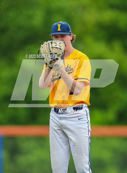 Thumbnail 2 in Grove City vs. St. Ignatius photogallery.