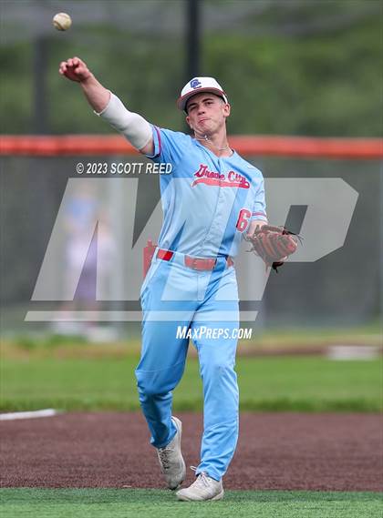 Thumbnail 3 in Grove City vs. St. Ignatius photogallery.