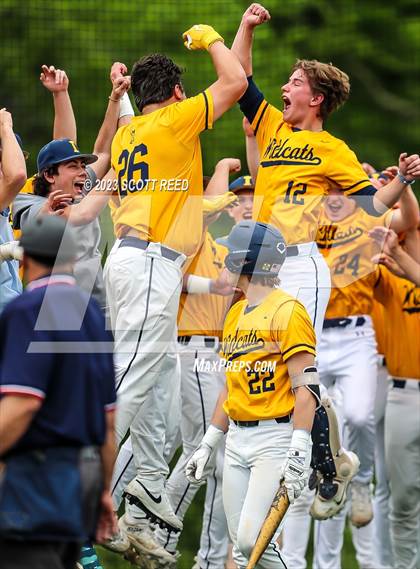 Thumbnail 1 in Grove City vs. St. Ignatius photogallery.