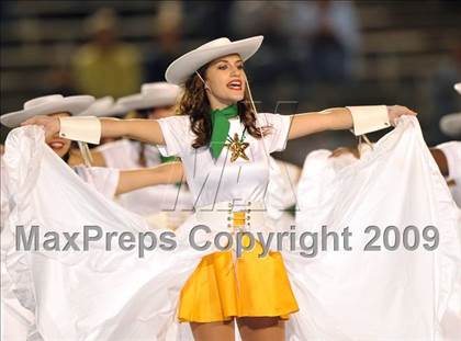 Thumbnail 2 in Sherman vs. Smith (Texas 4A D1 Region II Bi-District Playoffs) photogallery.