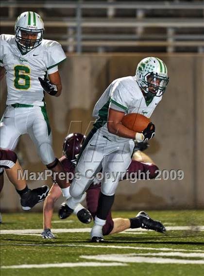 Thumbnail 1 in Sherman vs. Smith (Texas 4A D1 Region II Bi-District Playoffs) photogallery.