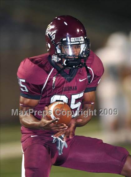 Thumbnail 3 in Sherman vs. Smith (Texas 4A D1 Region II Bi-District Playoffs) photogallery.