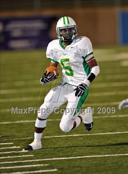 Thumbnail 2 in Sherman vs. Smith (Texas 4A D1 Region II Bi-District Playoffs) photogallery.