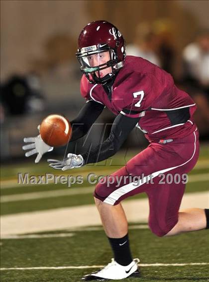 Thumbnail 3 in Sherman vs. Smith (Texas 4A D1 Region II Bi-District Playoffs) photogallery.