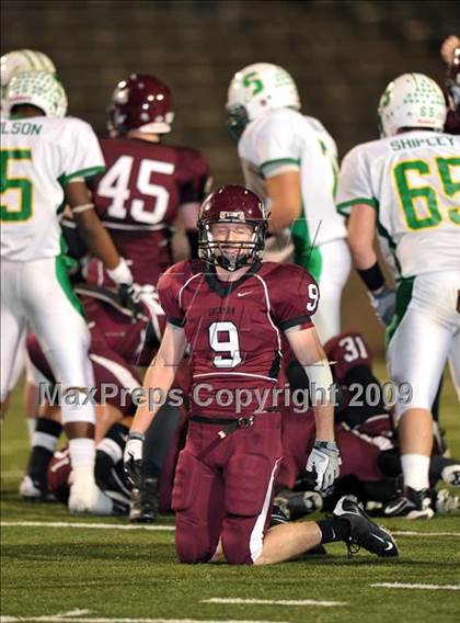 Thumbnail 3 in Sherman vs. Smith (Texas 4A D1 Region II Bi-District Playoffs) photogallery.