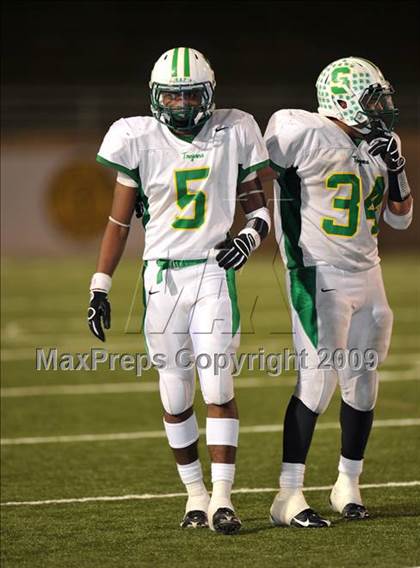 Thumbnail 3 in Sherman vs. Smith (Texas 4A D1 Region II Bi-District Playoffs) photogallery.
