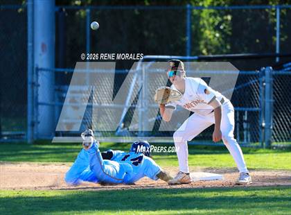Thumbnail 3 in Montebello vs La Canada photogallery.