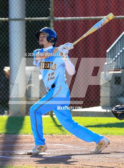 Thumbnail 3 in Montebello vs La Canada photogallery.