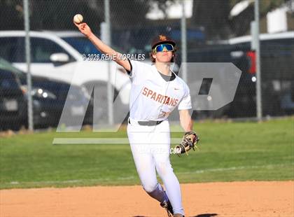 Thumbnail 3 in Montebello vs La Canada photogallery.