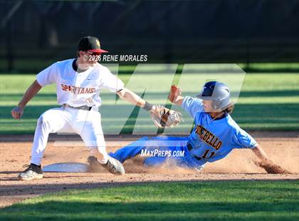 Thumbnail 3 in Montebello vs La Canada photogallery.