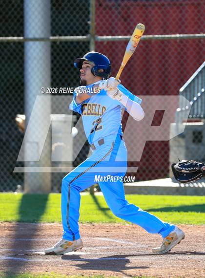 Thumbnail 2 in Montebello vs La Canada photogallery.