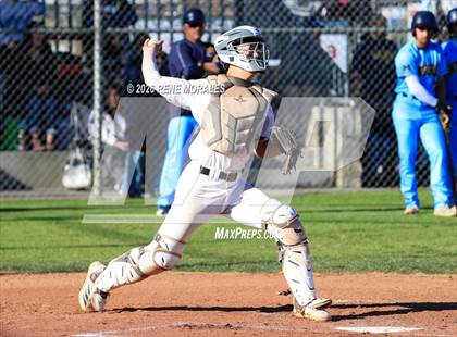 Thumbnail 1 in Montebello vs La Canada photogallery.