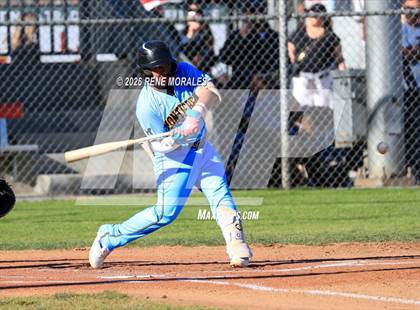 Thumbnail 1 in Montebello vs La Canada photogallery.