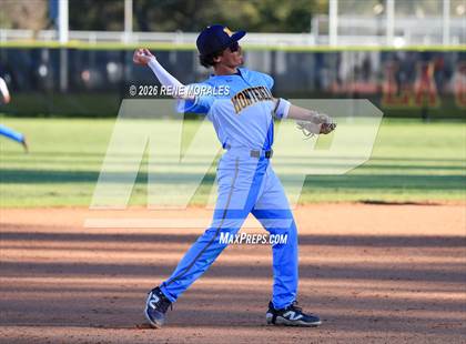 Thumbnail 1 in Montebello vs La Canada photogallery.