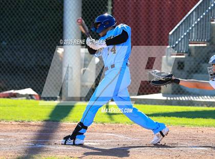 Thumbnail 2 in Montebello vs La Canada photogallery.