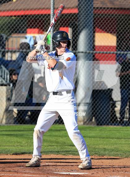 Thumbnail 1 in Montebello vs La Canada photogallery.