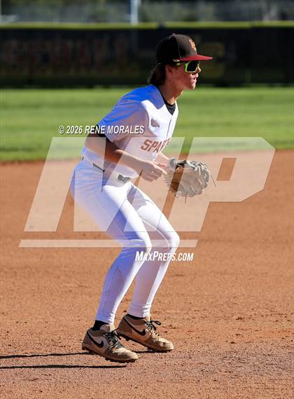 Thumbnail 2 in Montebello vs La Canada photogallery.