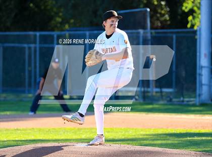 Thumbnail 1 in Montebello vs La Canada photogallery.