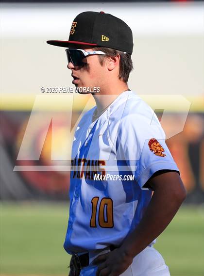 Thumbnail 1 in Montebello vs La Canada photogallery.