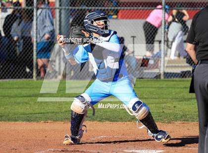 Thumbnail 2 in Montebello vs La Canada photogallery.