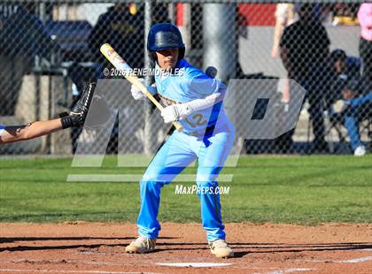 Thumbnail 2 in Montebello vs La Canada photogallery.