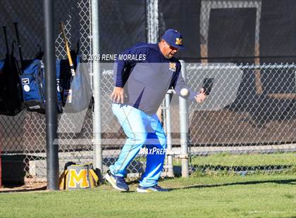 Thumbnail 2 in Montebello vs La Canada photogallery.