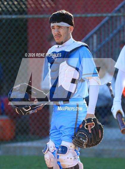 Thumbnail 1 in Montebello vs La Canada photogallery.