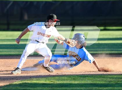 Thumbnail 1 in Montebello vs La Canada photogallery.