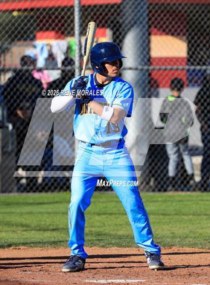 Thumbnail 1 in Montebello vs La Canada photogallery.